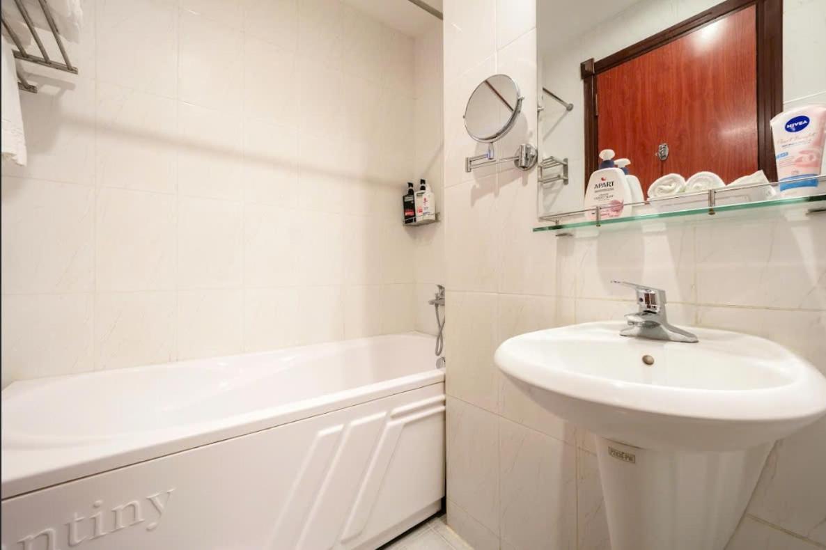 A25 Hotel - 30 An Duong Ханой Экстерьер фото