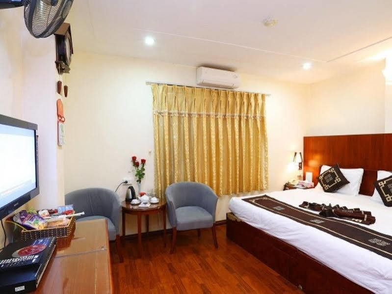 A25 Hotel - 30 An Duong Ханой Экстерьер фото